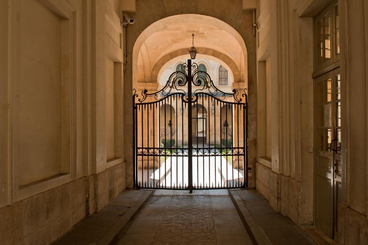 Paris Place Pantheon Apartment Exterior photo